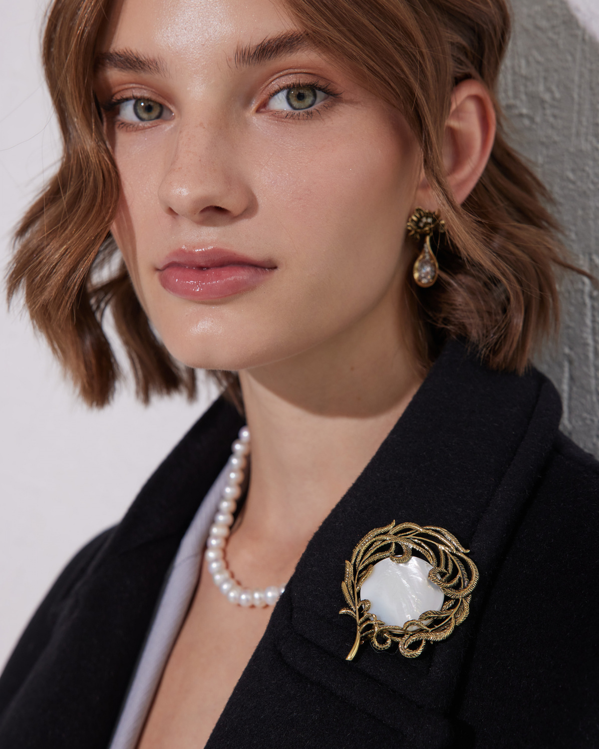 CO2907 PEARL Broosh/Necklace feather with pearls Fiore di Firenze